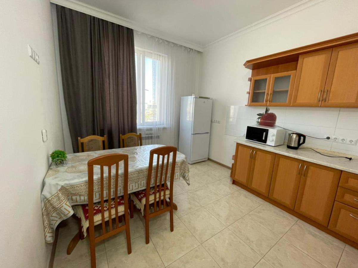 Ferienwohnung Кабанбай Батыра 58Б/7 Astana Exterior foto