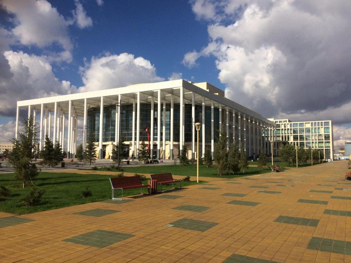 Ferienwohnung Кабанбай Батыра 58Б/7 Astana Exterior foto